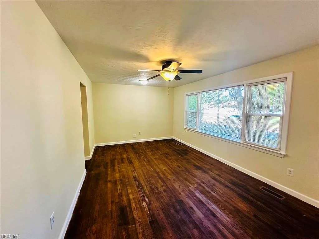 5933 Brinda AVE, NORFOLK VA 23502 - Photo 5