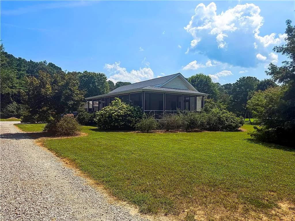 2920 Frying Pan Farm LN, HAYES VA 23072 - Main photo