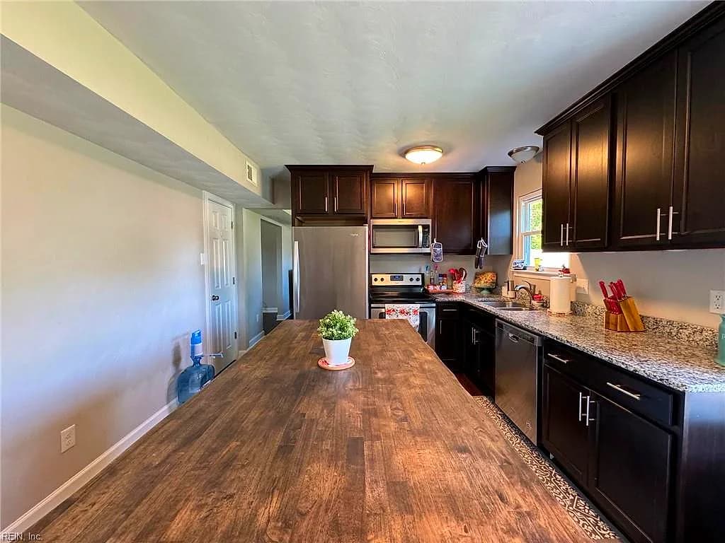 3104 Guenevere DR, CHESAPEAKE VA 23323 - Photo 3