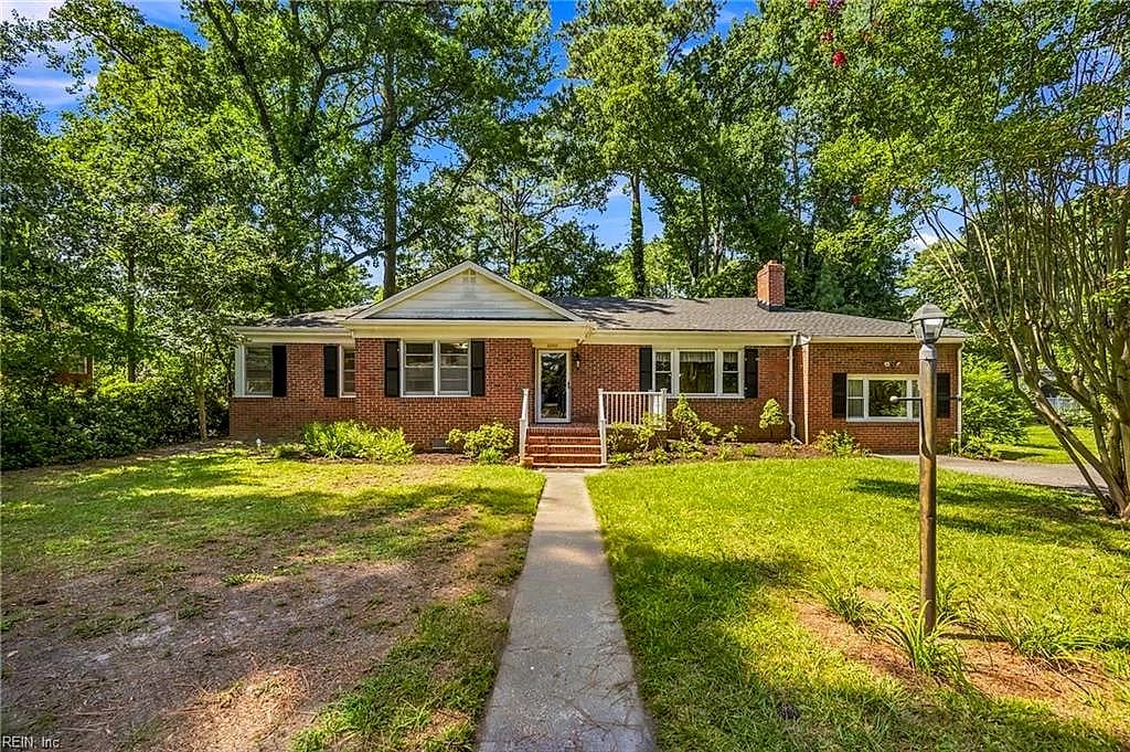 2300 Bidgood DR, PORTSMOUTH VA 23703 - Photo 2