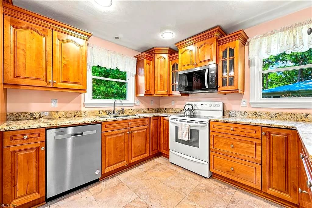 2300 Bidgood DR, PORTSMOUTH VA 23703 thumb 9