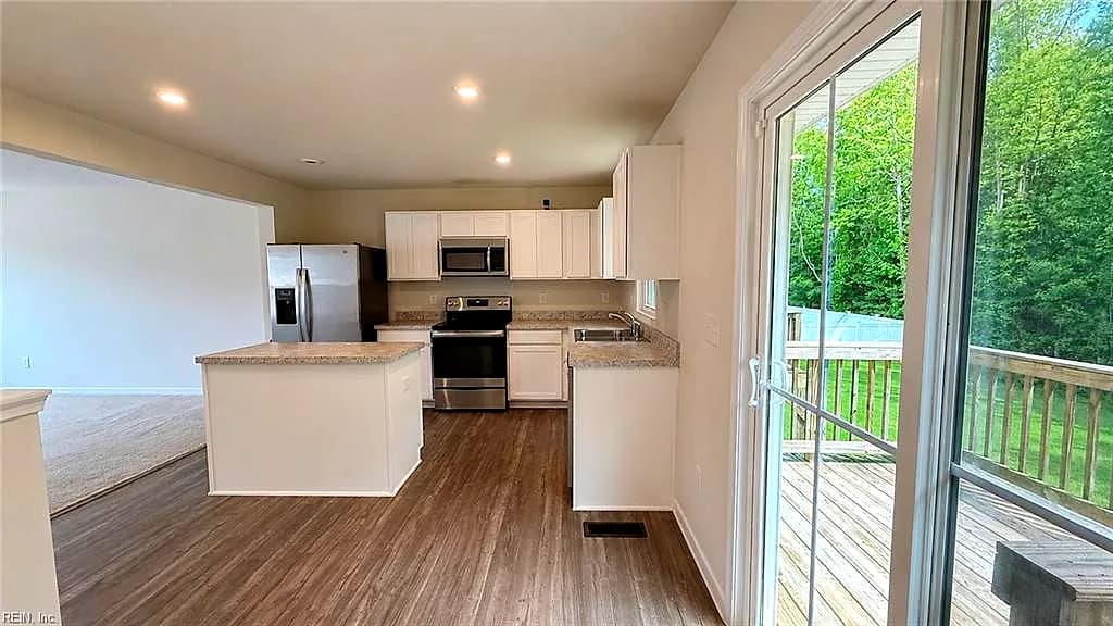 2044 Petersen WAY, SUFFOLK VA 23434 - Photo 5