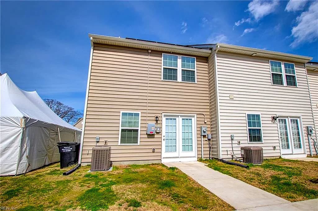 255 Goldenstar LN, PORTSMOUTH VA 23701 - Photo 3