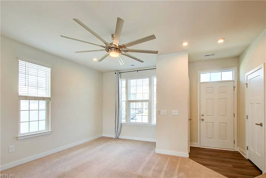 255 Goldenstar LN, PORTSMOUTH VA 23701 - Photo 5