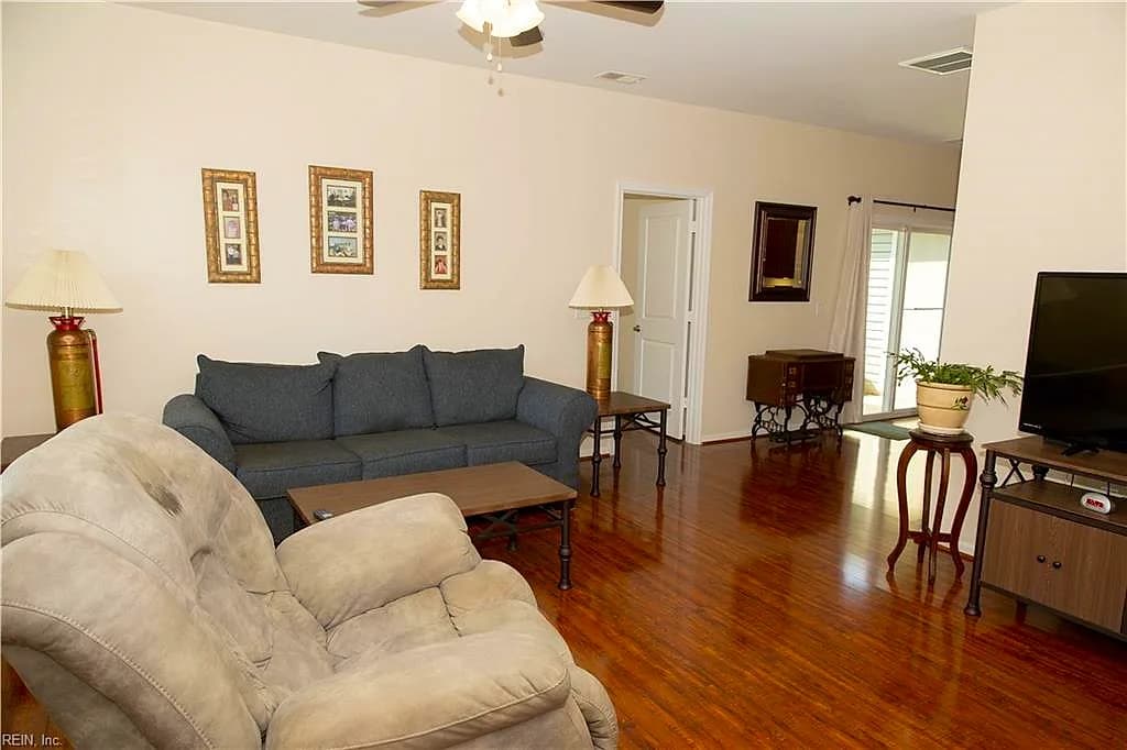 650 Lacy Oak DR, CHESAPEAKE VA 23320 - Photo 5