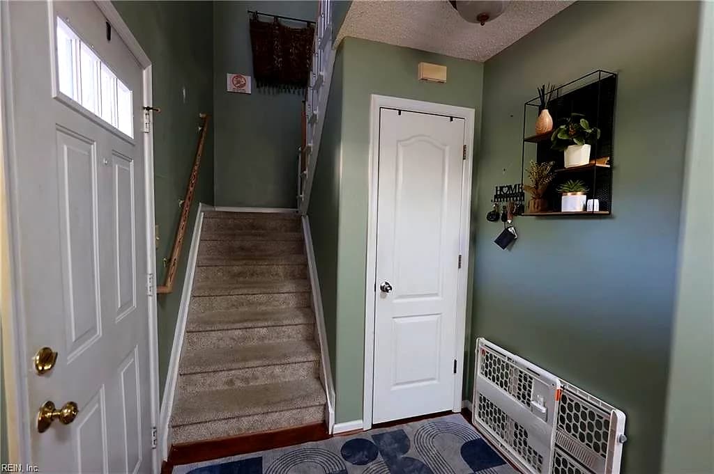 717 Casper LN, NEWPORT NEWS VA 23602 - Photo 3