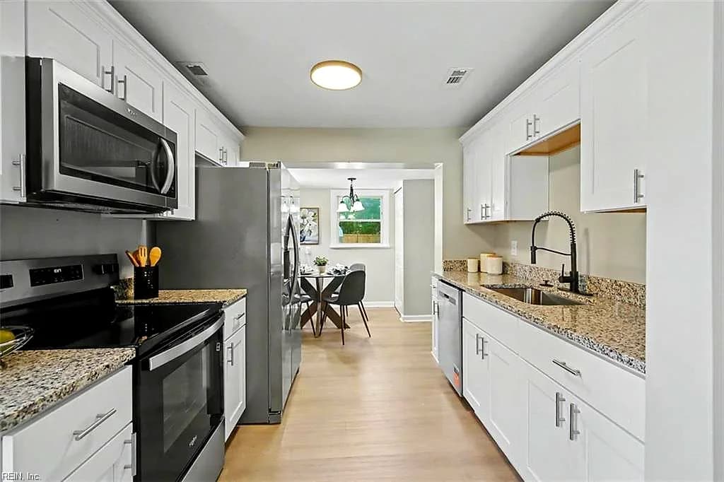 28 Pollux CIR W, PORTSMOUTH VA 23701 - Photo 3