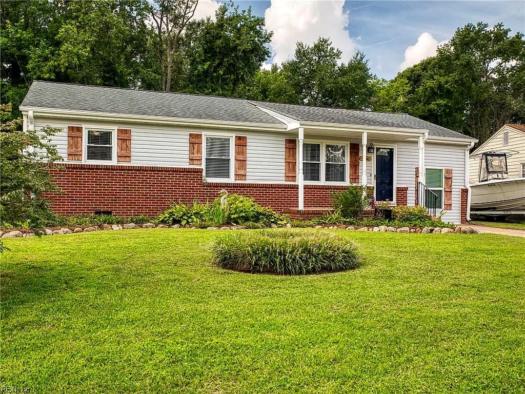 1056 Saint Julian DR, CHESAPEAKE VA 23323 - Photo 3