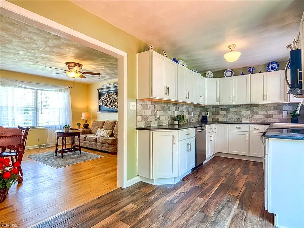 1056 Saint Julian DR, CHESAPEAKE VA 23323 thumb 8