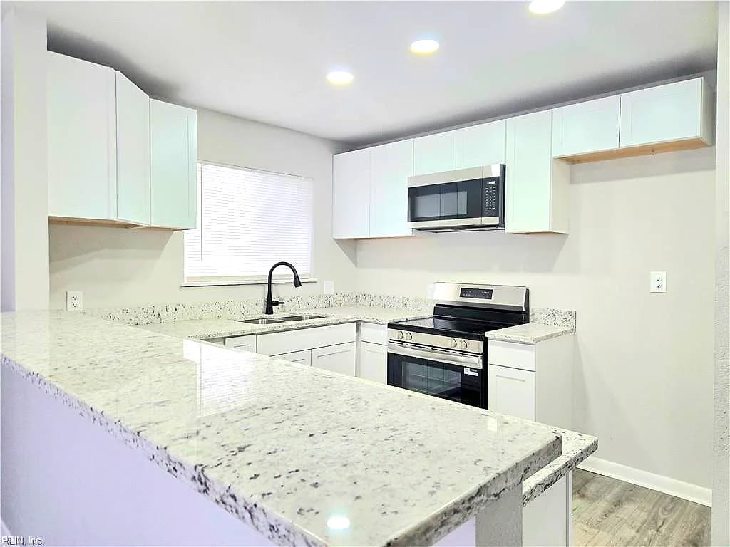 651 26th ST, NEWPORT NEWS VA 23607 - Photo 3