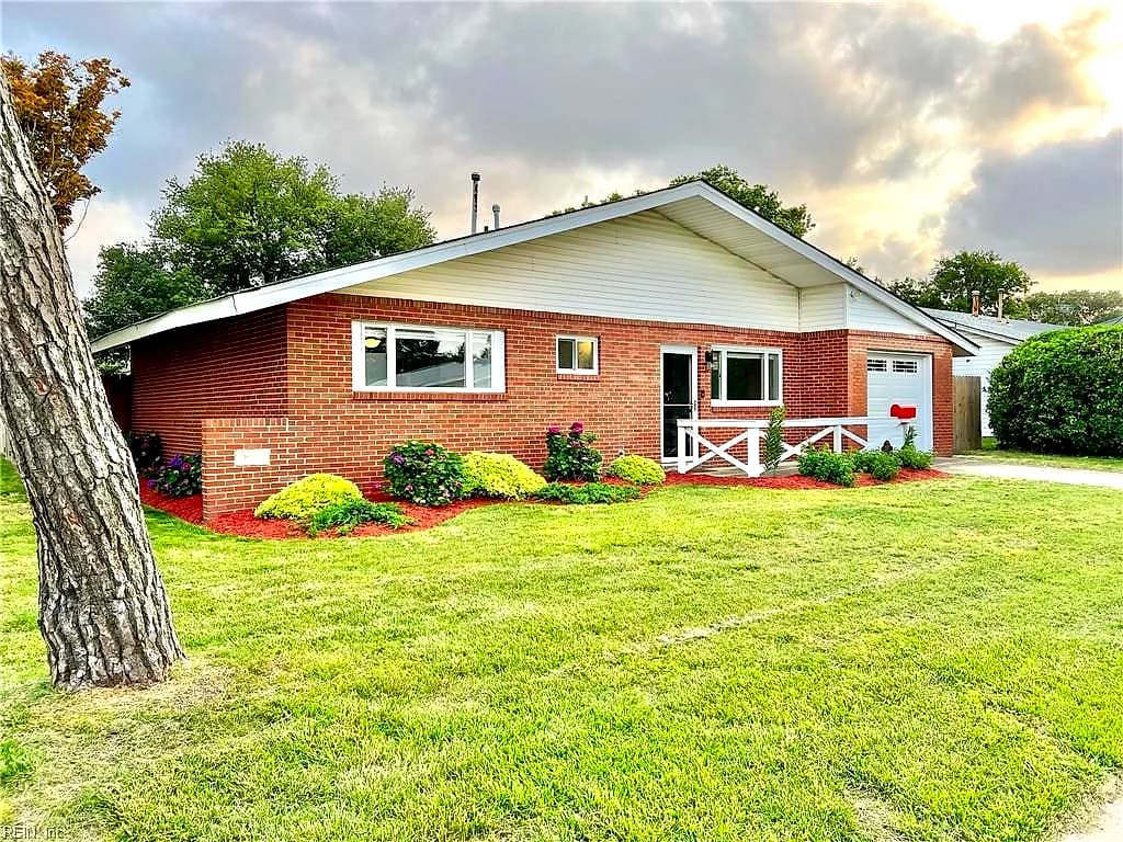 1987 Kingston AVE, NORFOLK VA 23503 - Main photo