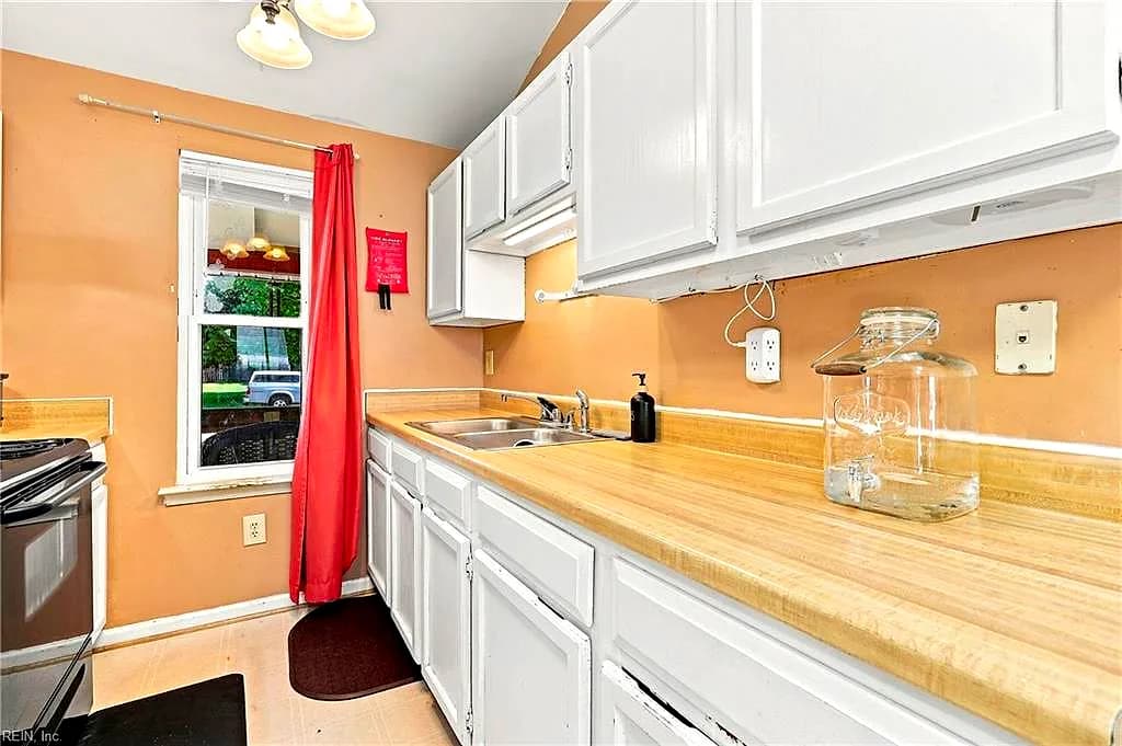 555 Dellwood DR, NEWPORT NEWS VA 23602 thumb 9