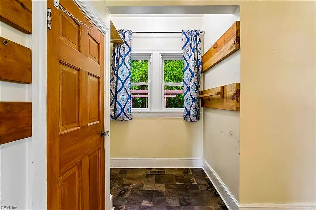 4534 George Wash Memorial HWY, HAYES VA 23072 thumb 10