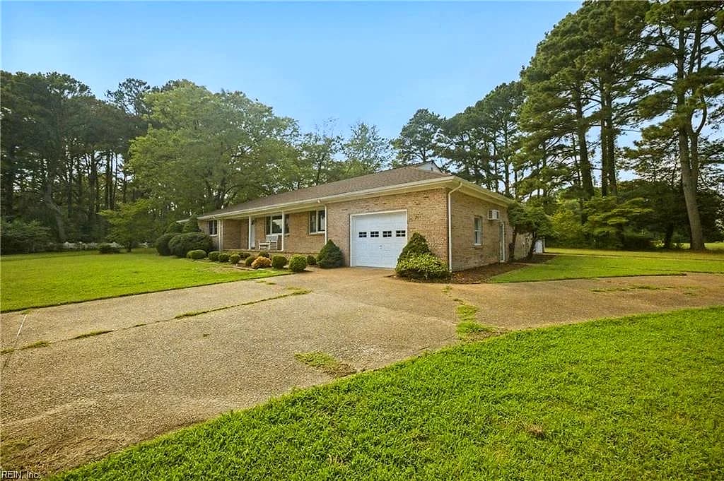 364 Oak Point RD, HUDGINS VA 23076 - Photo 4