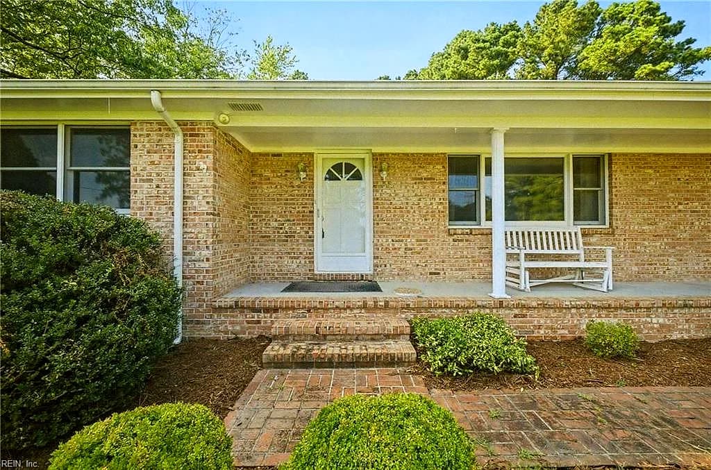 364 Oak Point RD, HUDGINS VA 23076 - Photo 5