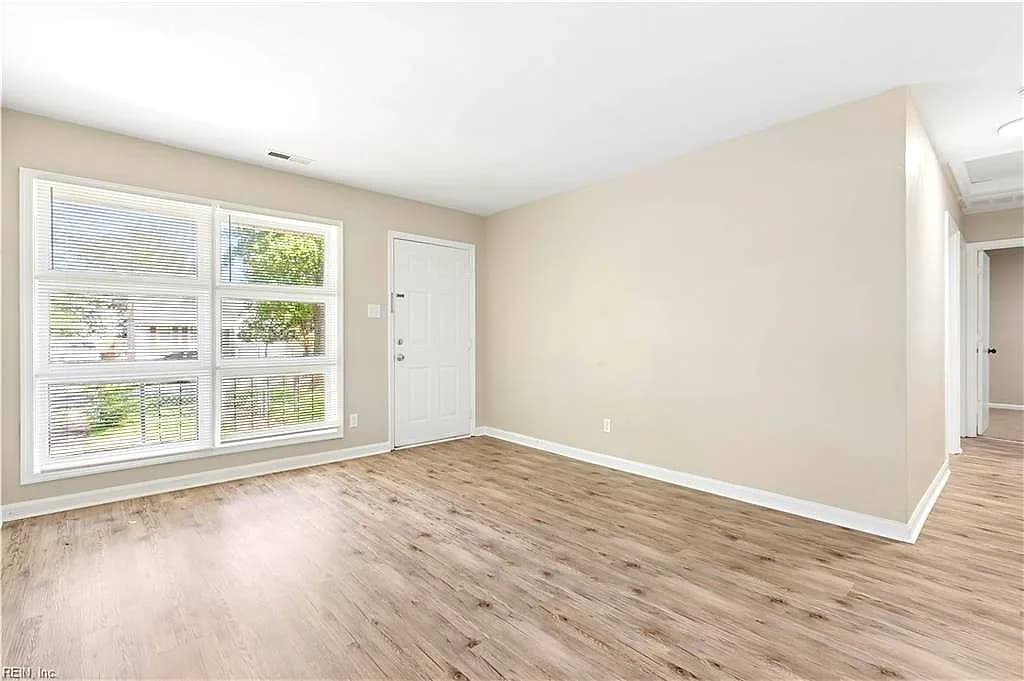 211 Woodview AVE #A, NORFOLK VA 23505 - Photo 4