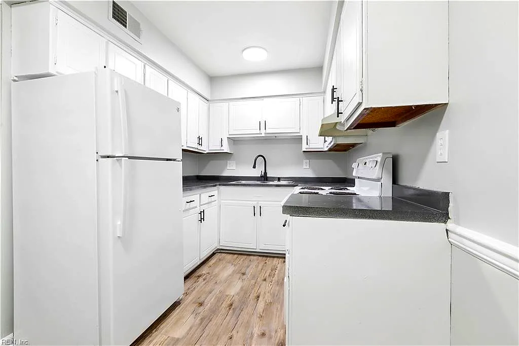 2707 Azalea Garden RD #B1, NORFOLK VA 23513 - Photo 4