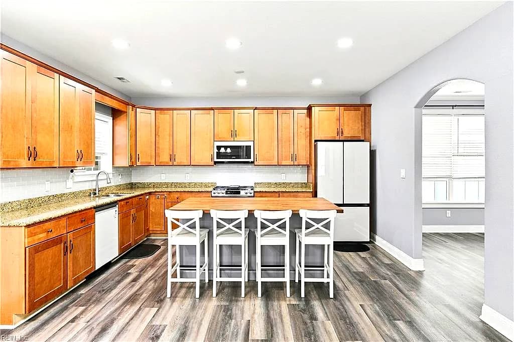 568 Waters RD, CHESAPEAKE VA 23322 thumb 11
