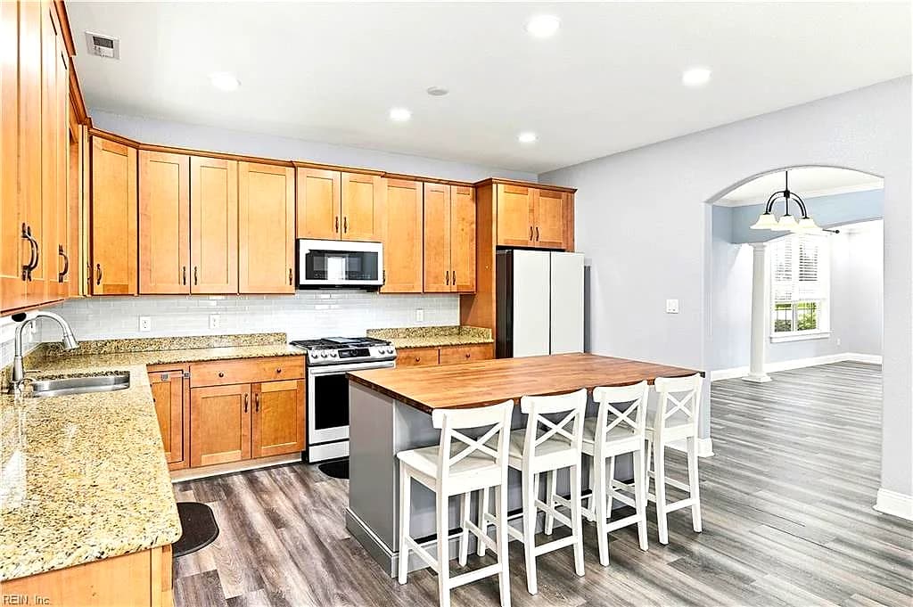 568 Waters RD, CHESAPEAKE VA 23322 thumb 12