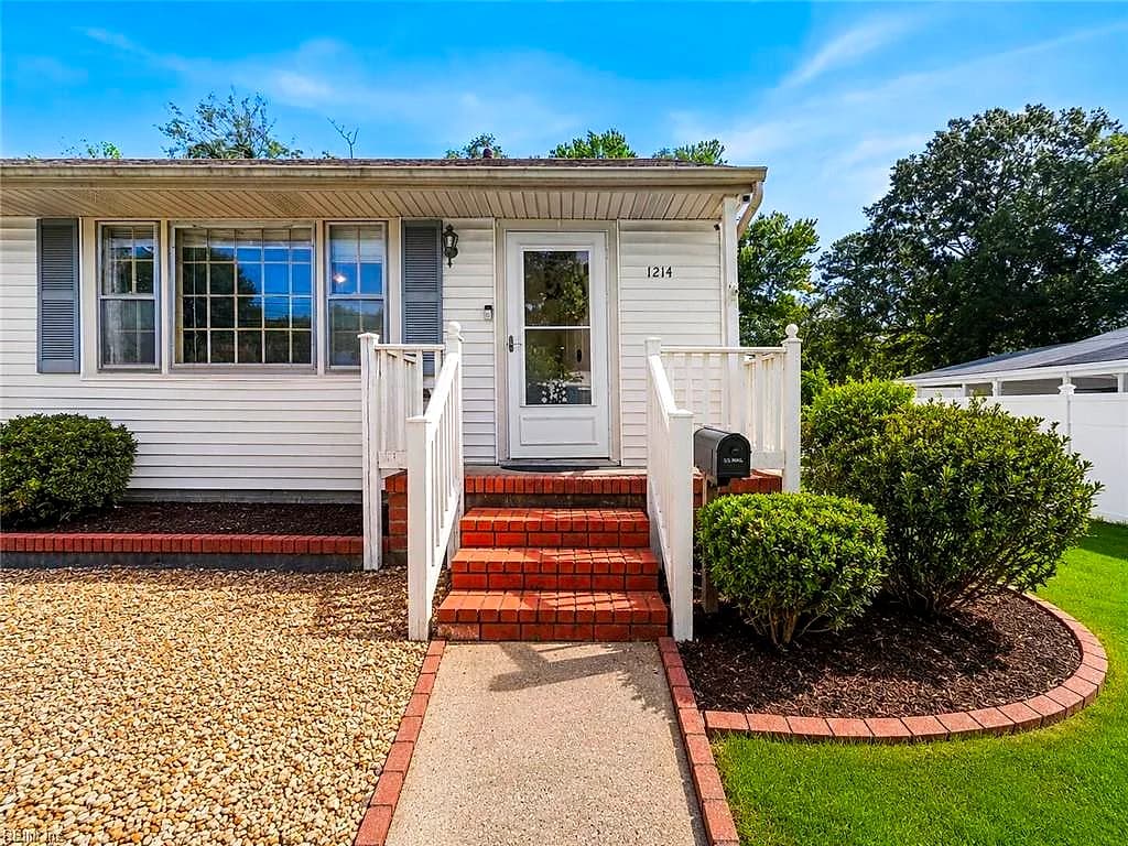 1214 Tyler AVE, NEWPORT NEWS VA 23601 - Photo 3
