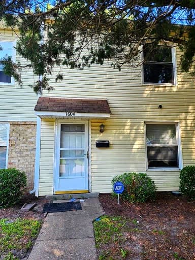 1604 Darren CIR, PORTSMOUTH VA 23701 thumb 1