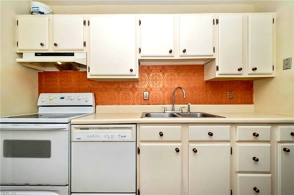 9 Towne Square DR, NEWPORT NEWS VA 23607 thumb 8