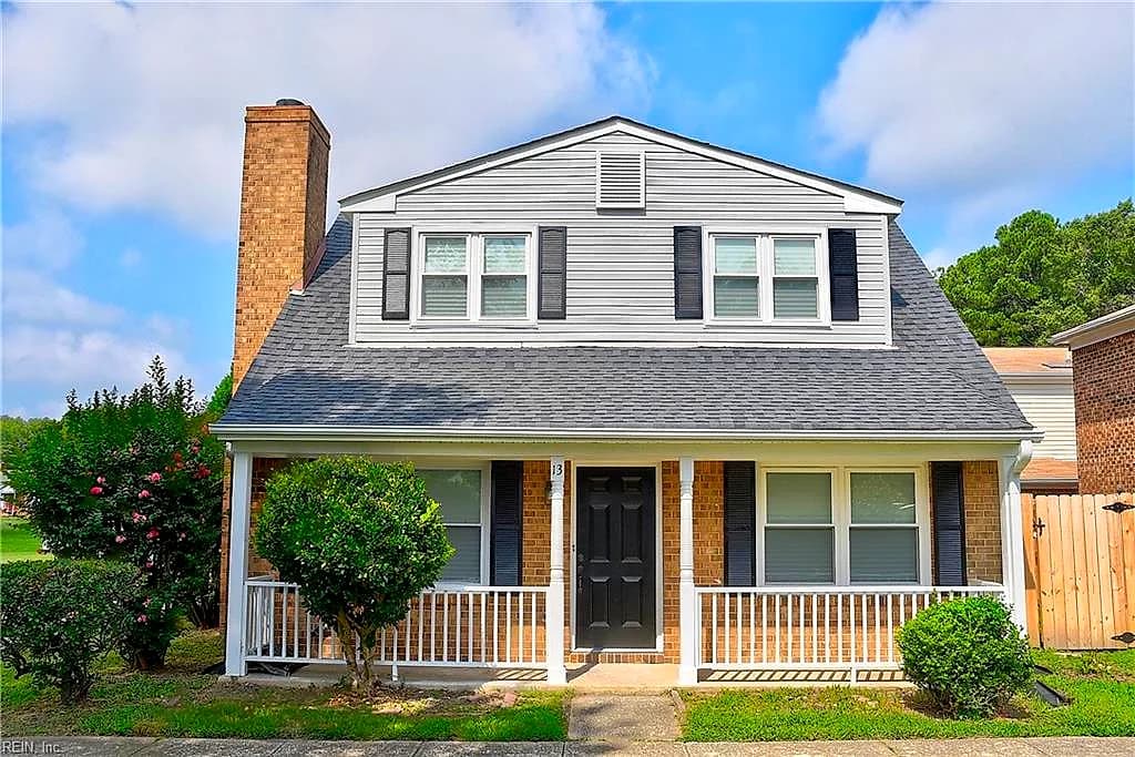 13 N Lake LOOP, HAMPTON VA 23666 - Main photo