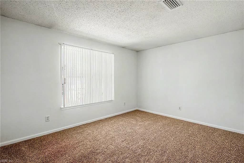 960 Drivers LN, NEWPORT NEWS VA 23602 thumb 11