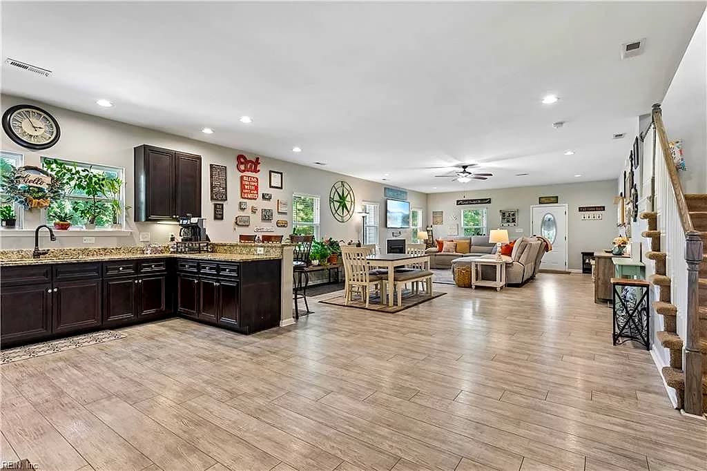 610 Wythe Creek RD, POQUOSON VA 23662 thumb 11