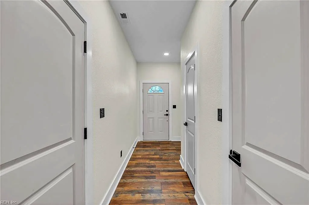 402 Bullock ST, SUFFOLK VA 23434 - Photo 4