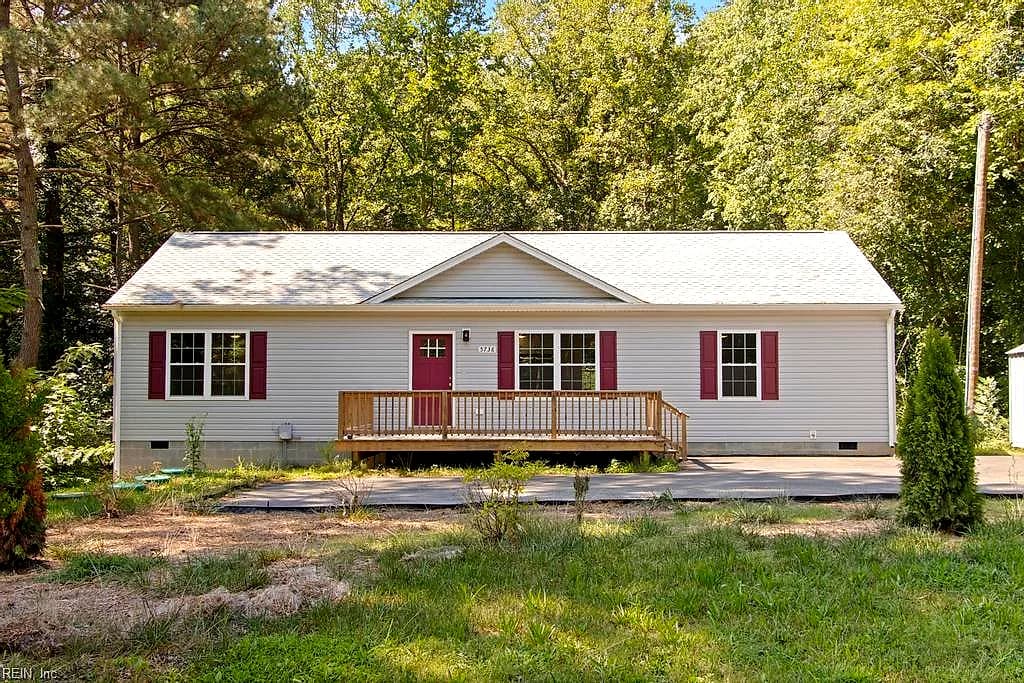 5738 Hickory Fork RD, GLOUCESTER VA 23061 - Main photo