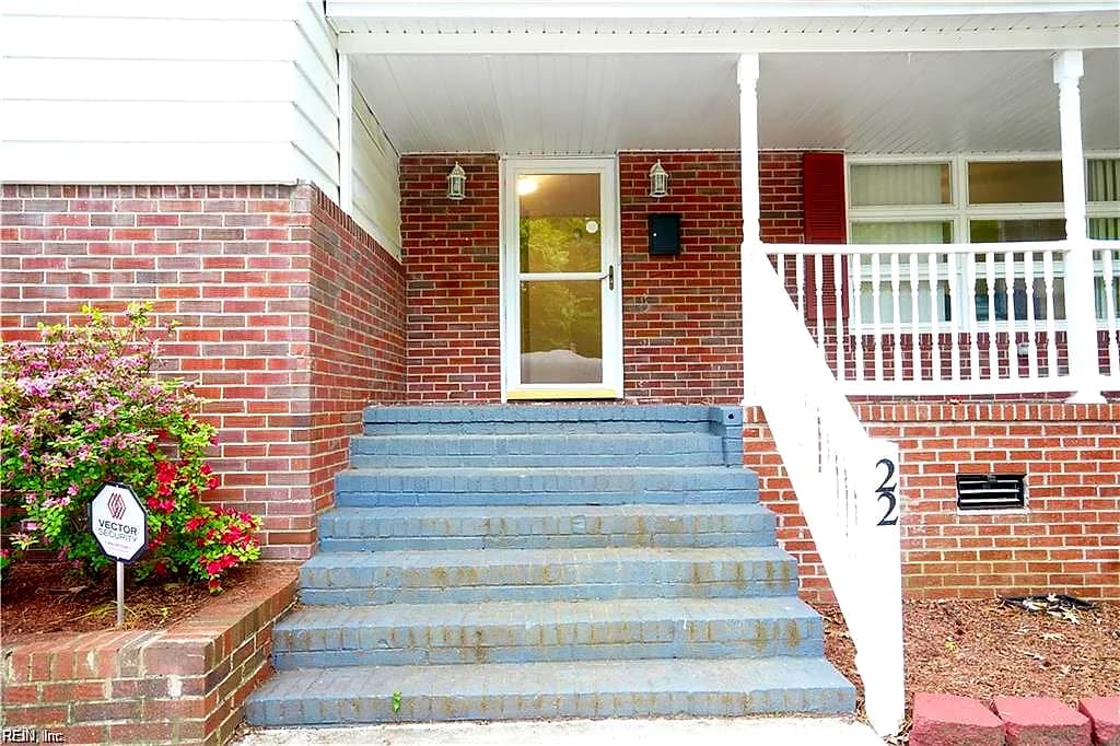22 Mimosa CRES, HAMPTON VA 23661 - Photo 5