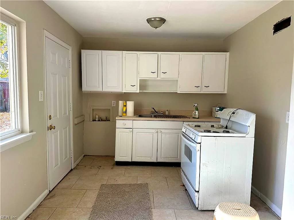 3525 Melinda PL, VIRGINIA BEACH VA 23452 - Photo 4