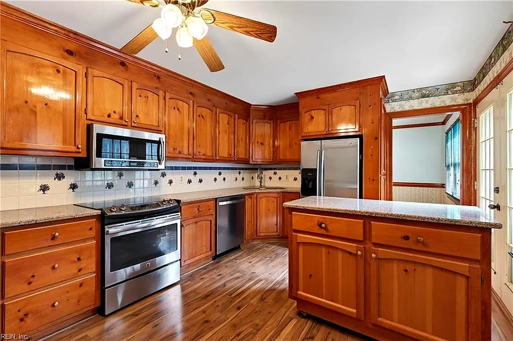 131 Holloway Dr DR, SMITHFIELD VA 23430 thumb 8