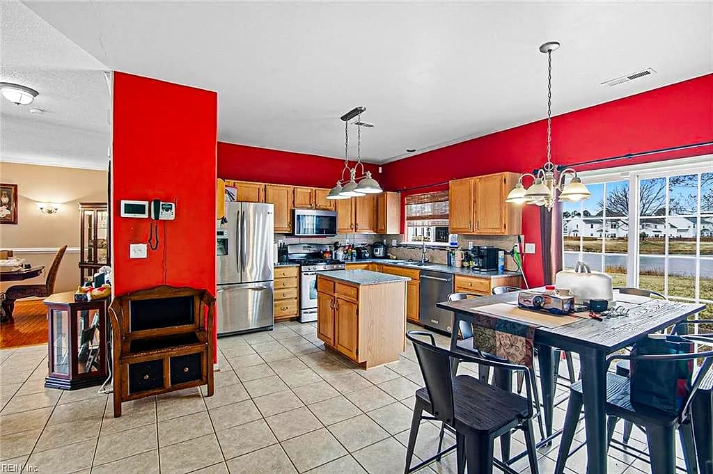 945 Foxboro DR, NEWPORT NEWS VA 23602 thumb 12