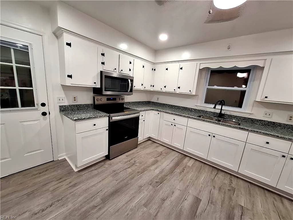421 Villanova AVE, CHESAPEAKE VA 23324 - Photo 4