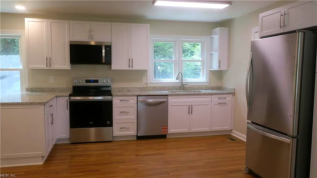 415 Pin Oak RD, NEWPORT NEWS VA 23601 - Photo 3