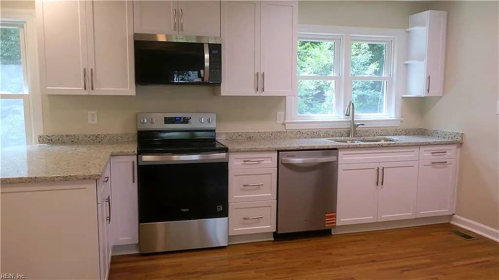415 Pin Oak RD, NEWPORT NEWS VA 23601 - Photo 5