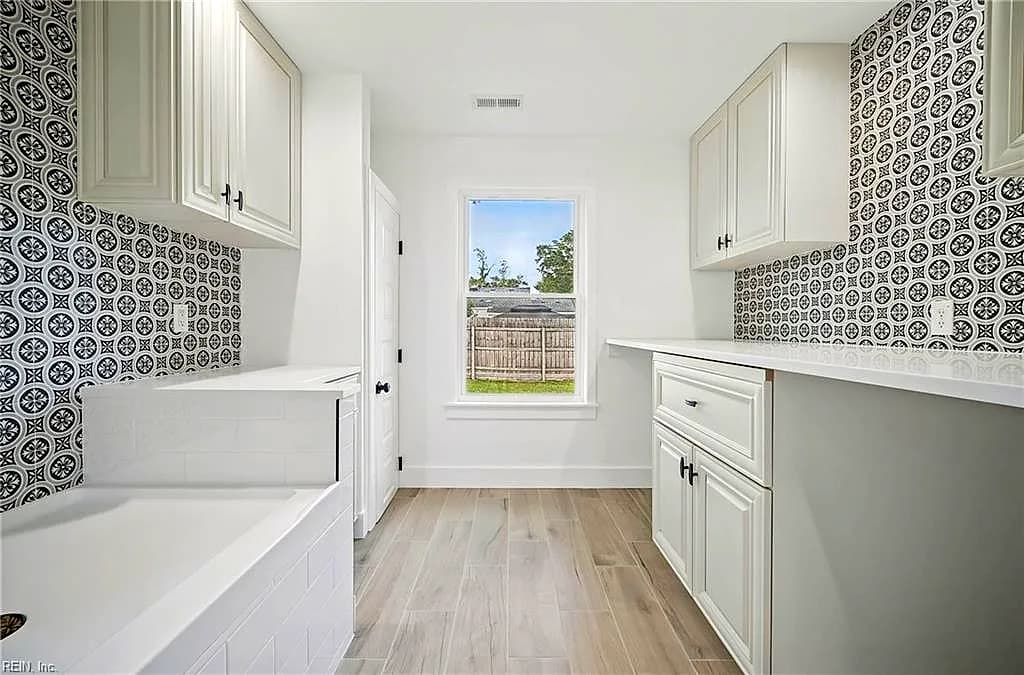 409 Sharp ST, VIRGINIA BEACH VA 23452 - Photo 4
