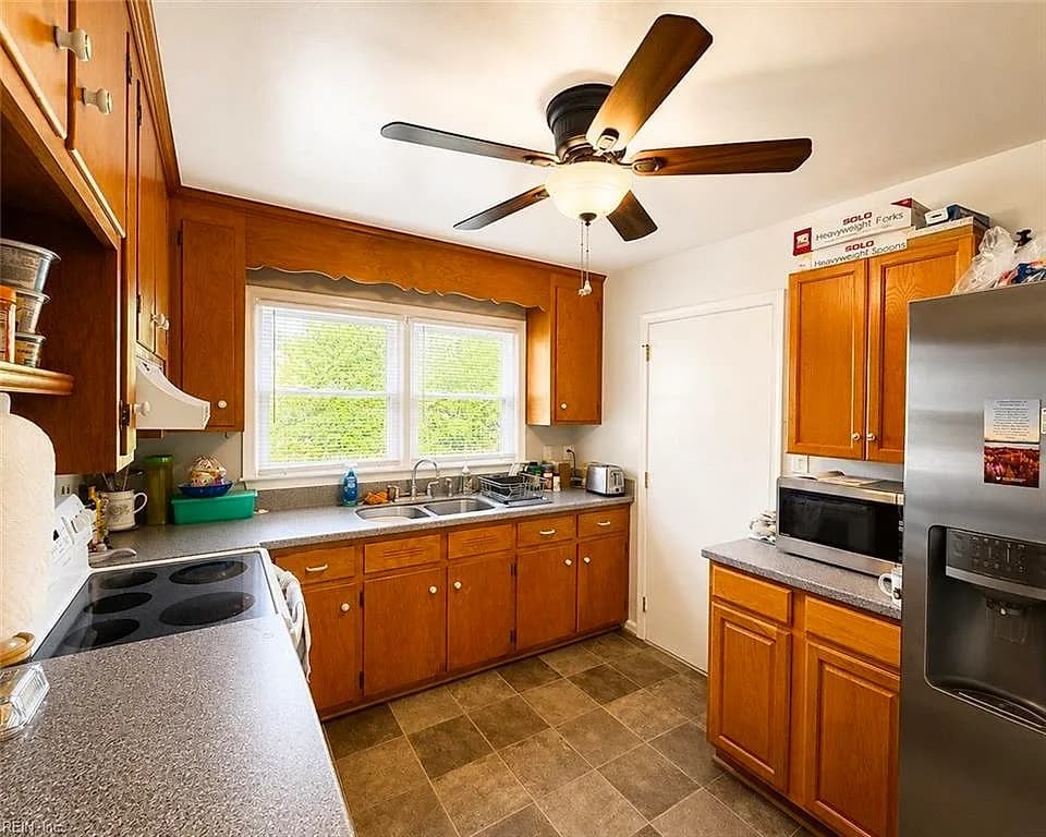 205 Joanne DR, SEAFORD VA 23696 thumb 7