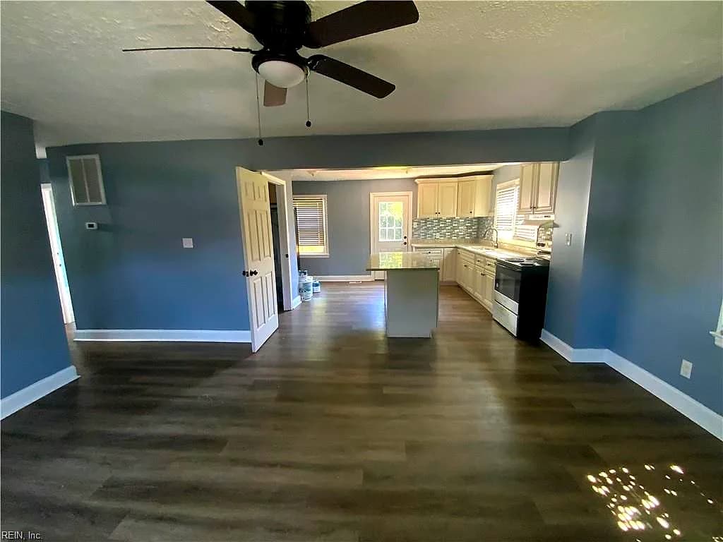 1118 N Mallory ST, HAMPTON VA 23661 - Photo 3