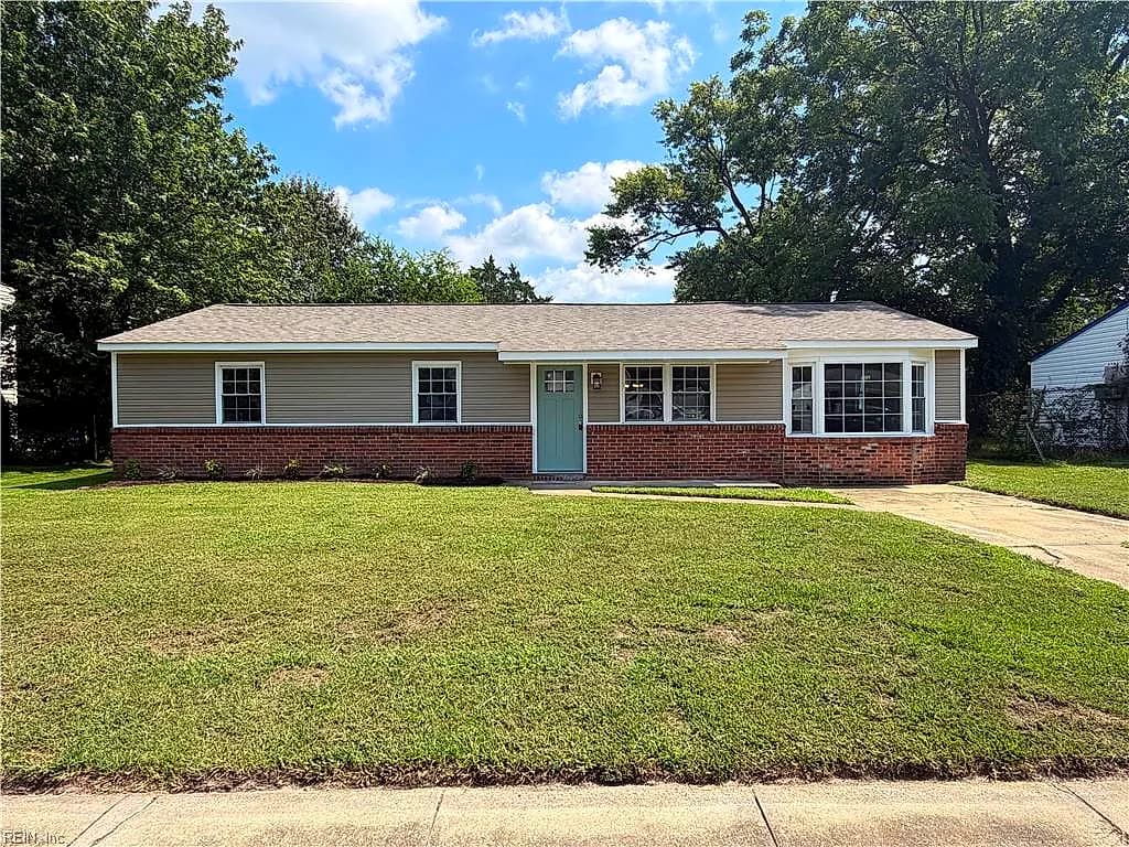 1121 Sir Gawaine DR, CHESAPEAKE VA 23323 - Photo 2