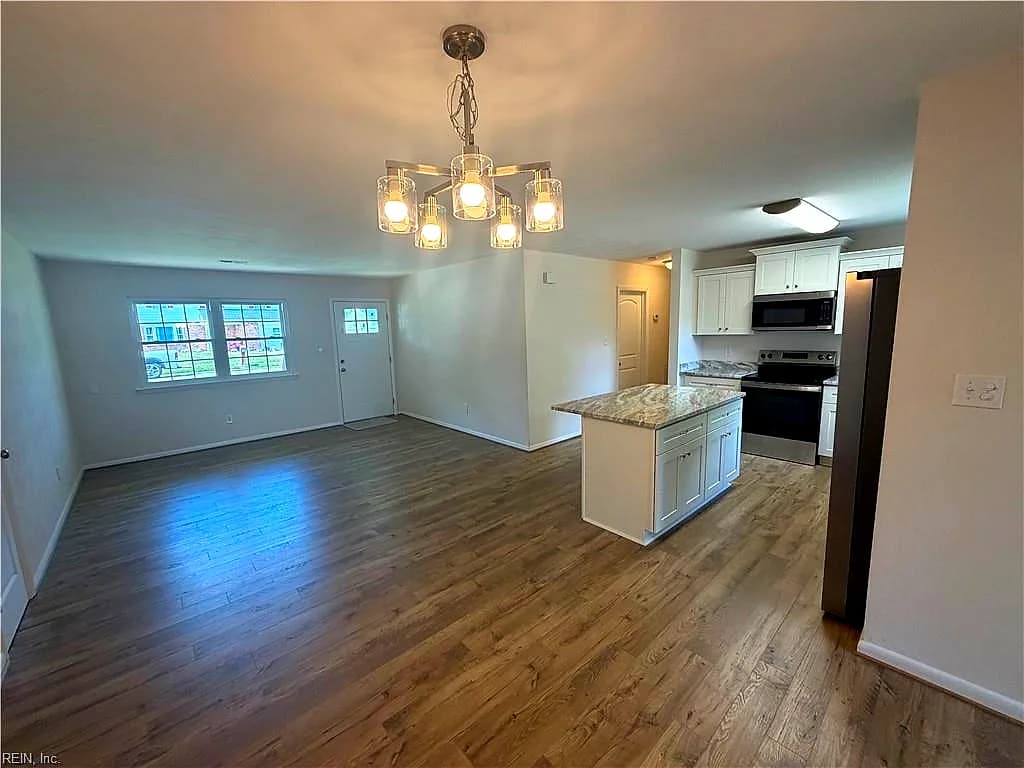 1121 Sir Gawaine DR, CHESAPEAKE VA 23323 - Photo 3