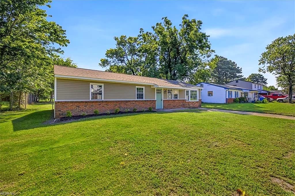 1121 Sir Gawaine DR, CHESAPEAKE VA 23323 - Photo 4