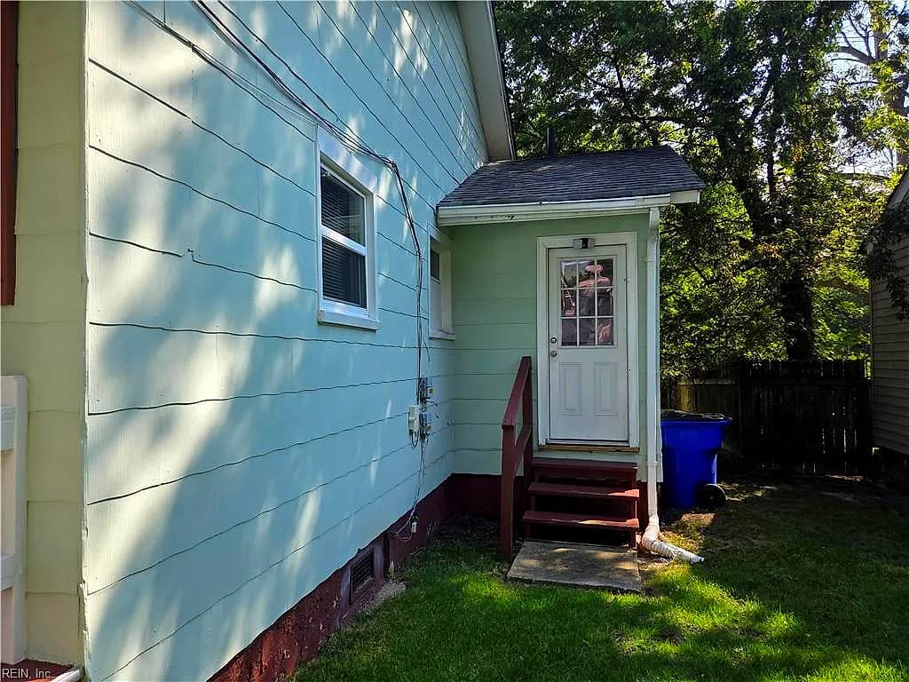 3315 Clark CIR, NORFOLK VA 23509 - Photo 4