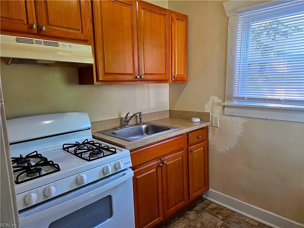 3315 Clark CIR, NORFOLK VA 23509 - Photo 5