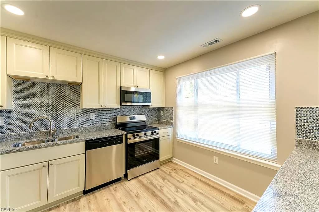 430 Peregrine ST, VIRGINIA BEACH VA 23462 - Photo 5
