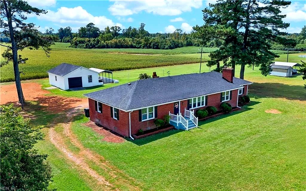 8469 Gates RD, SUFFOLK VA 23437 - Photo 4