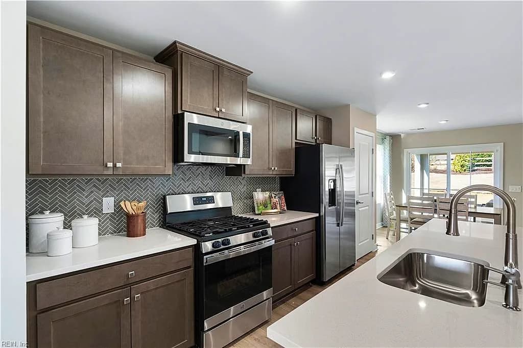 3012 Trinkle RD #13E, TOANO VA 23168 - Photo 5