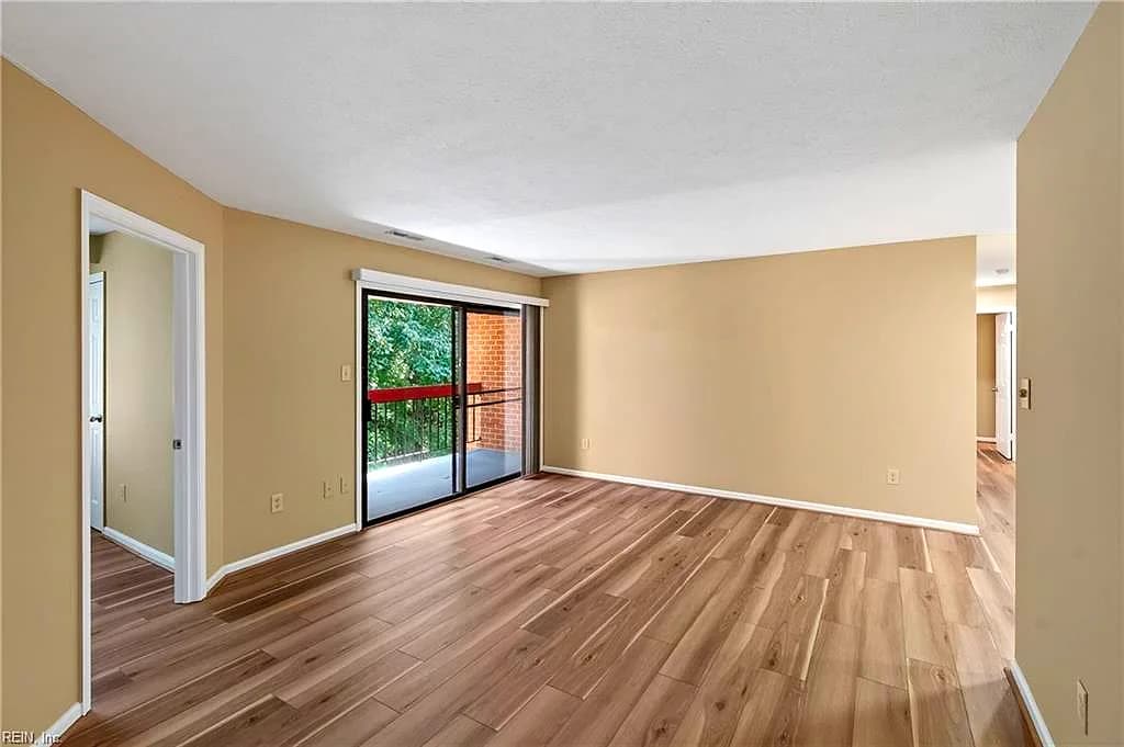 4008 Governors SQ #11, WILLIAMSBURG VA 23188 - Photo 5